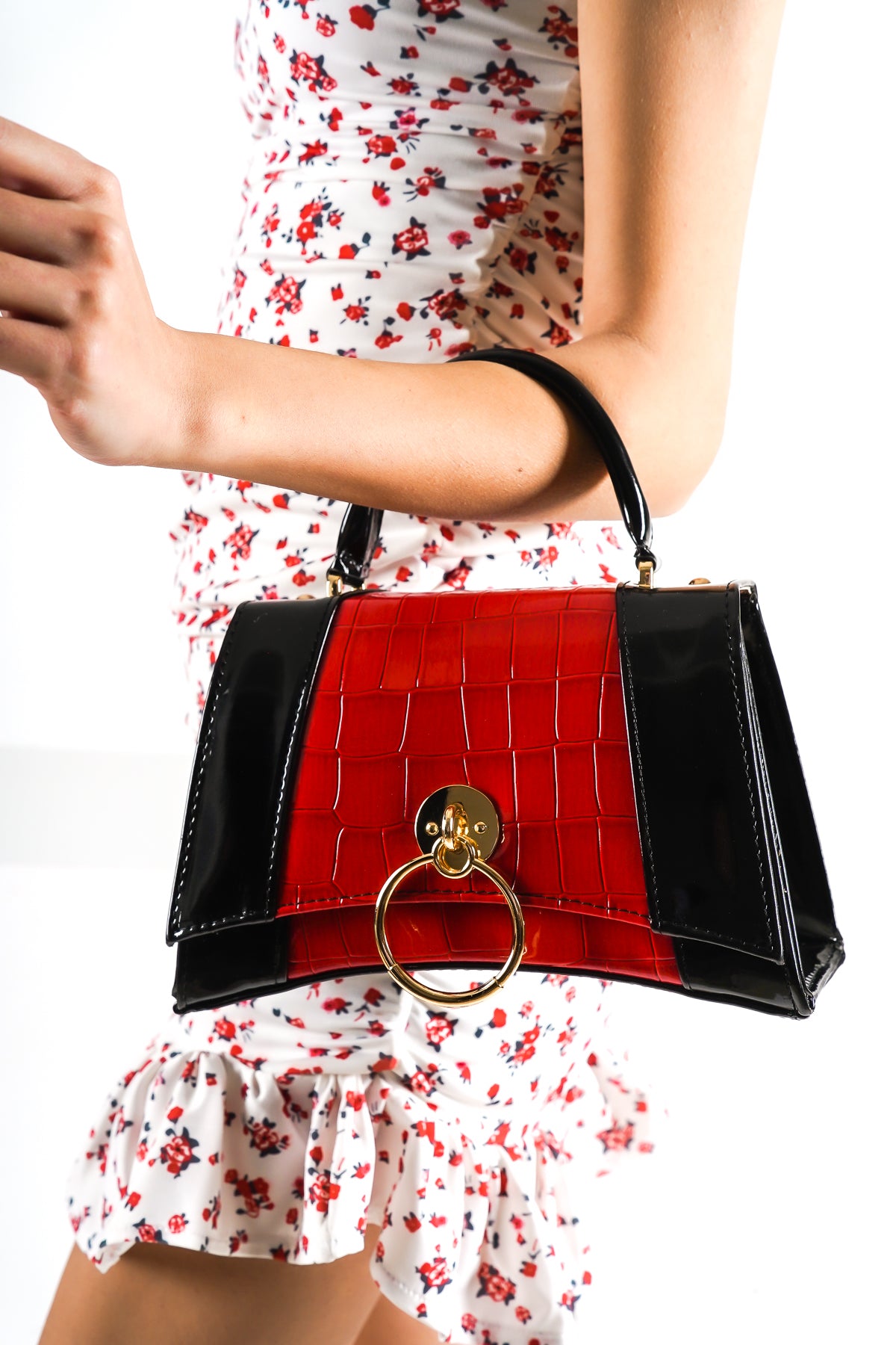 Kleine Damenhandtasche mit Krokodilmuster