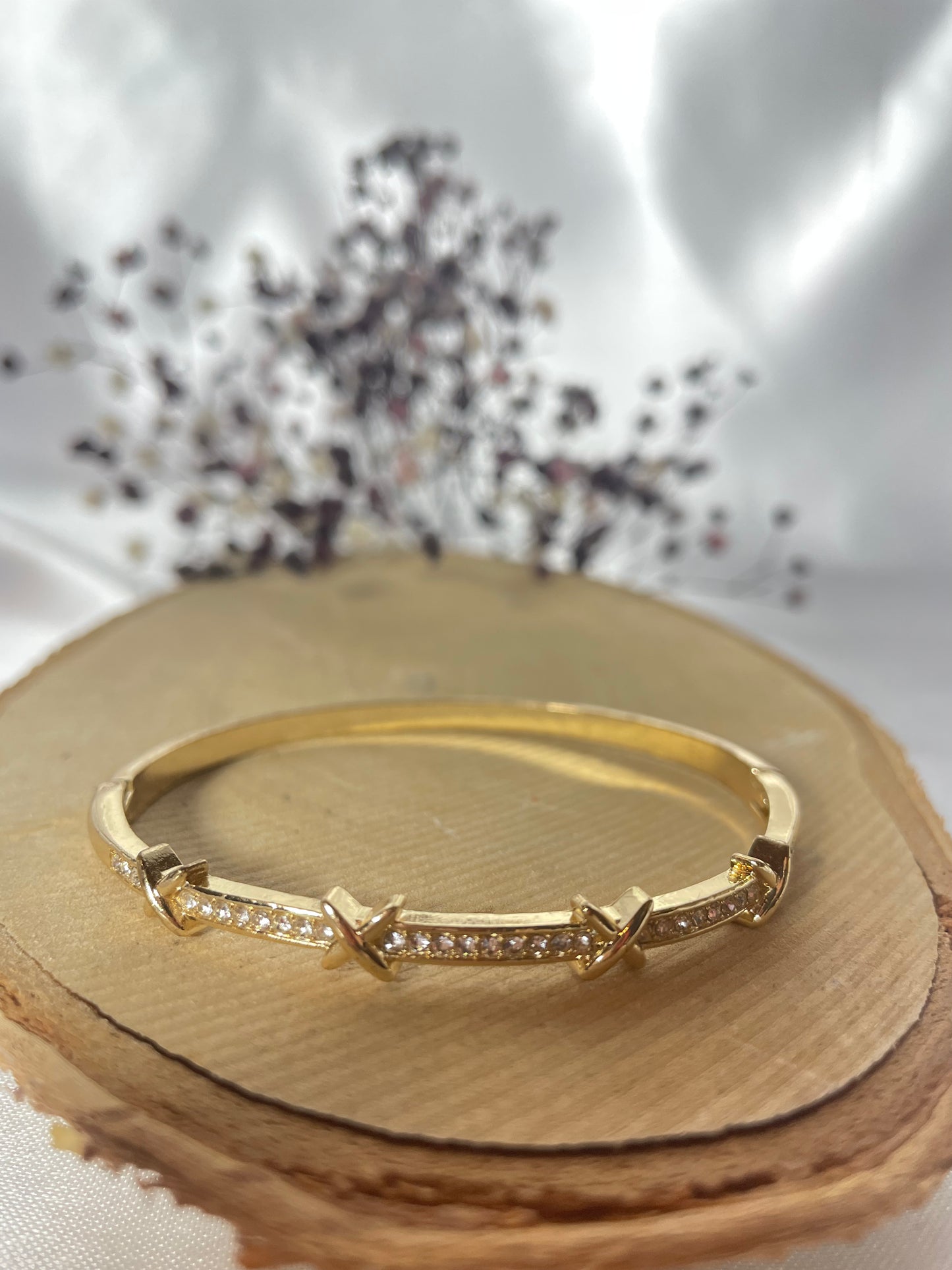 Sunny Armreifen mit Zirkoniasteinen